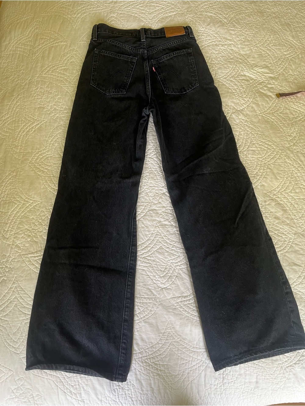 Levi’s Ribcage Wide Leg Jeans. Size 26. Black